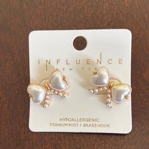 Influence New York Pearl Heart Earrings
